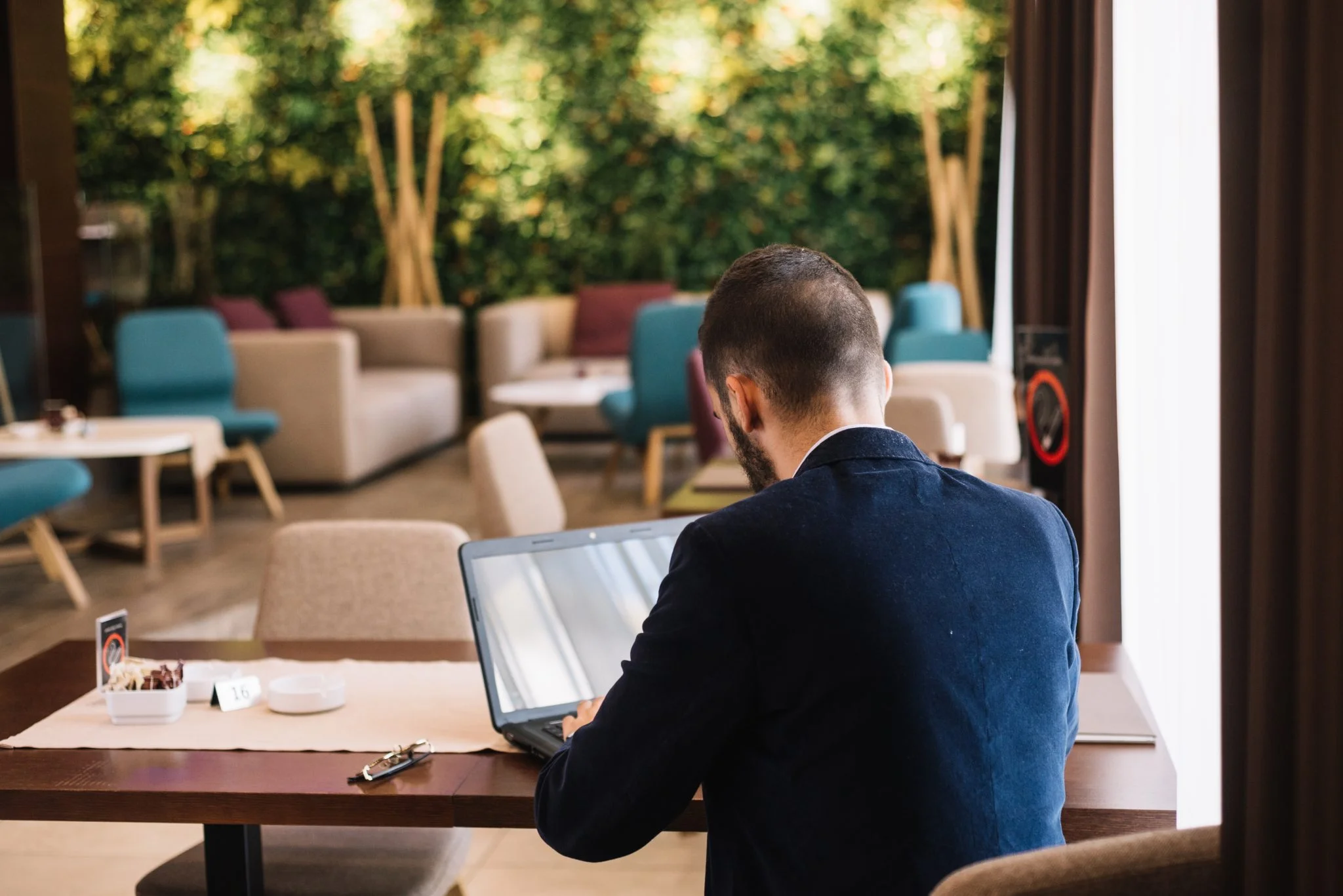 businessman-working-with-laptop