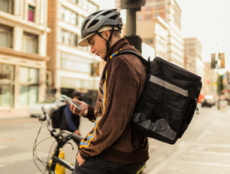 How to Partner with a Food Delivery App