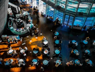 Global restaurant industry statistics 2025