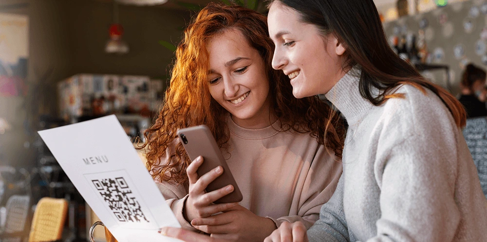 Restaurant customer using QR ordering